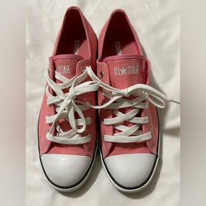 Women’s Converse size 9
